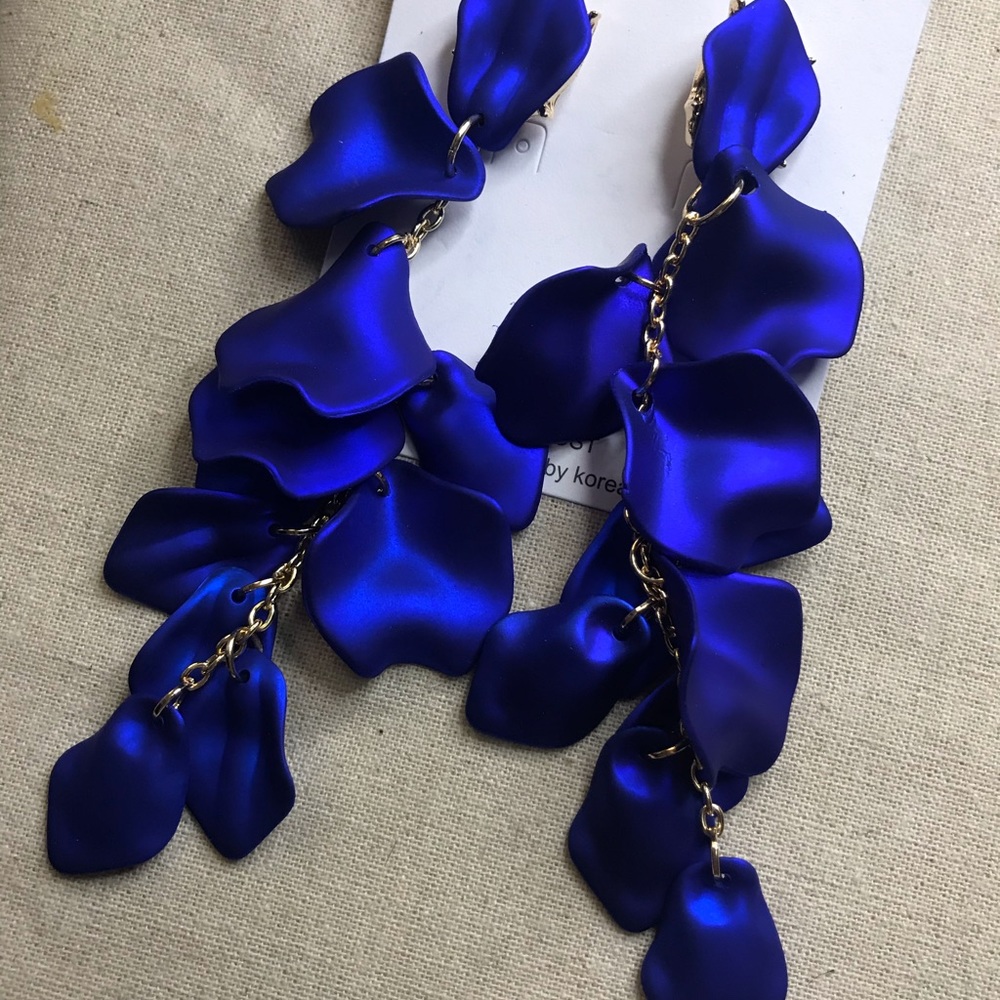 Arrived! Blue flower petal dangle earrings!